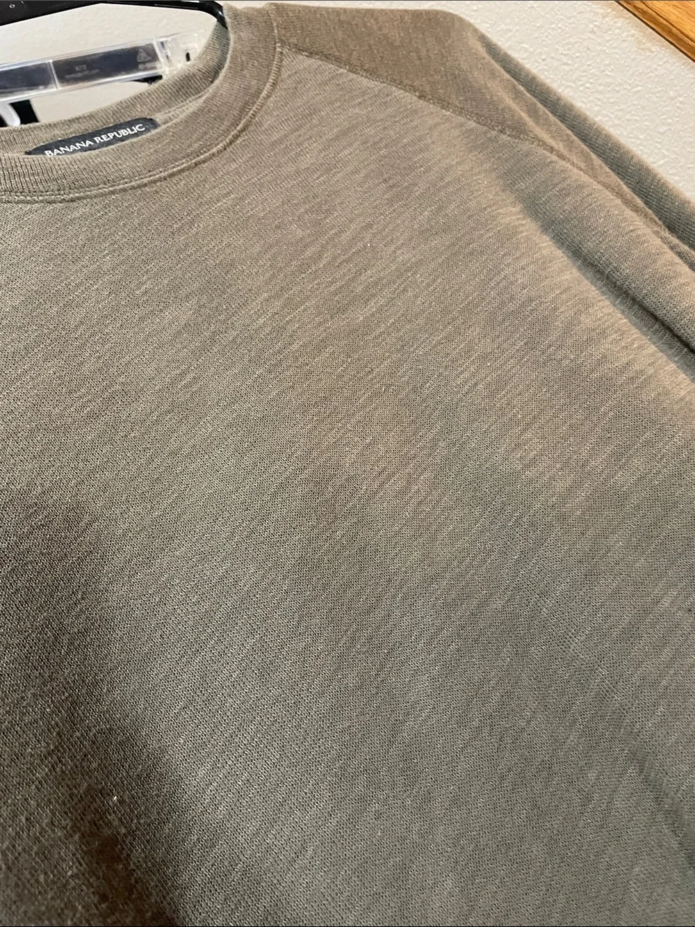 Banana Republic Men's Olive Green Crewneck Lightweight Sweatshirt TALL